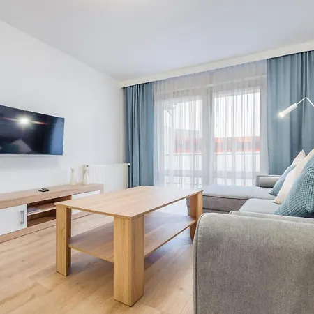 Aquarius, Sun & Snow