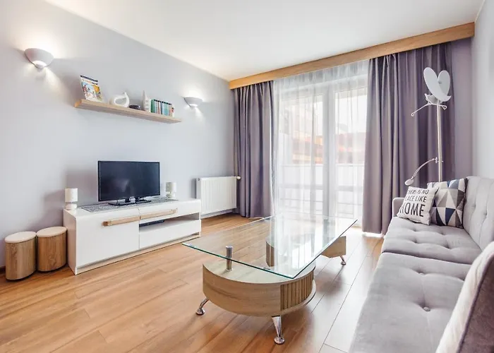 Aquarius, Sun & Snow *