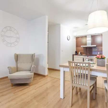 Aquarius, Sun & Snow Apartment